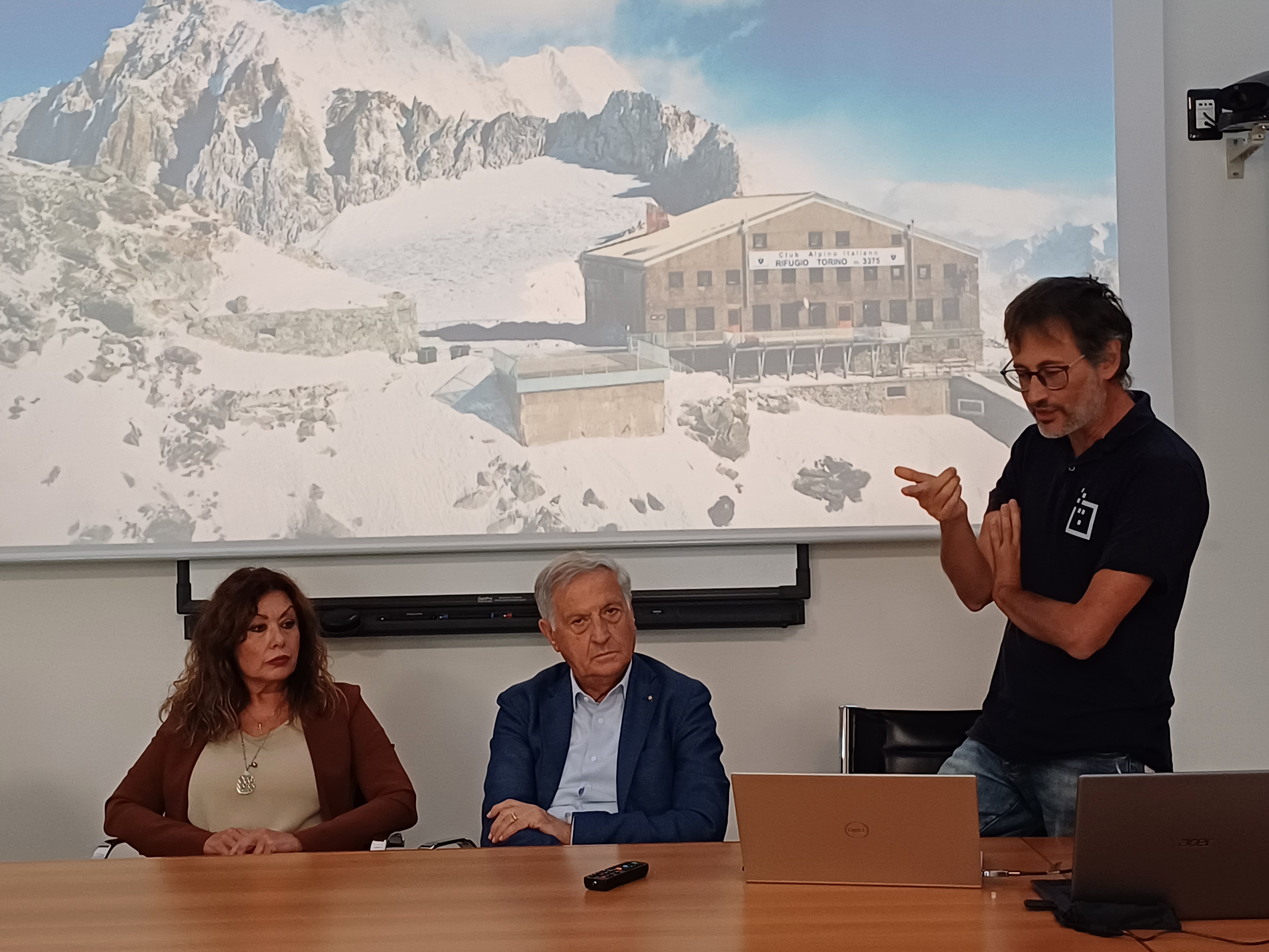 Immagine dalla conferenza stampa del progetto “Il clima che cambia. I ghiacciai alpini”