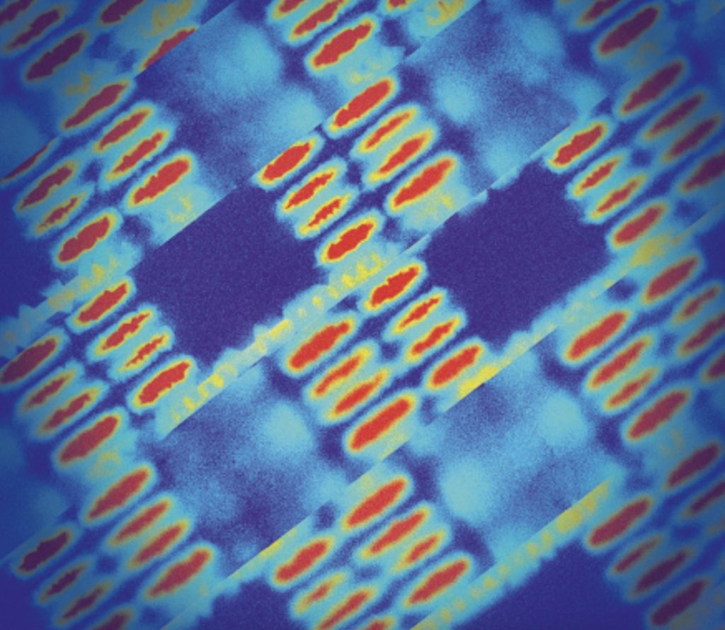 Illustrazione del campo elettrico amplificato attorno al reticolo di grafene nel laser sviluppato da Cnr Nano.